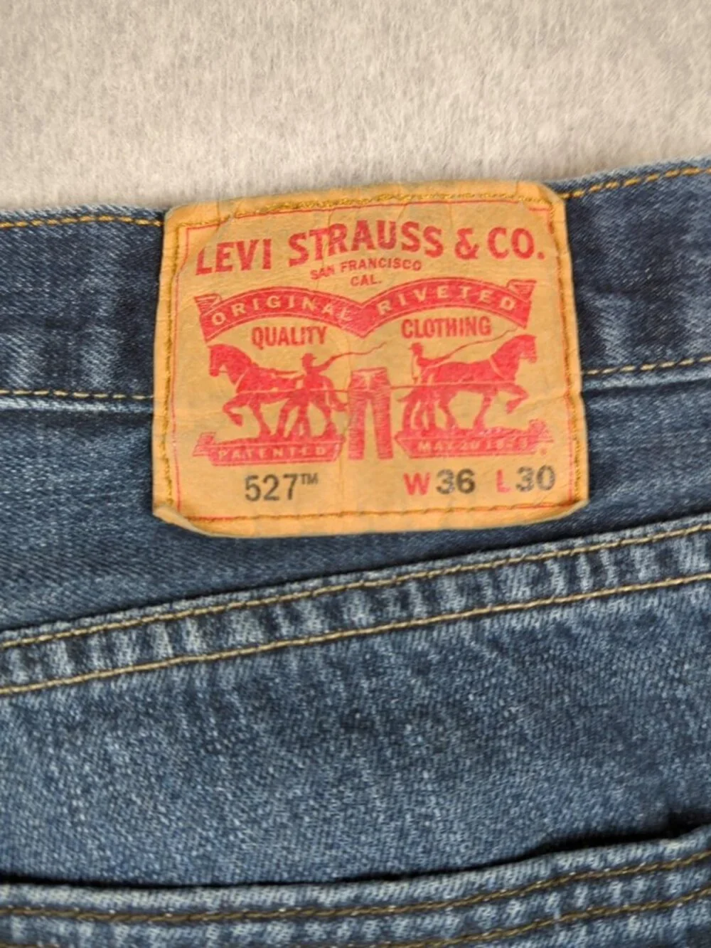 Levis levi 527